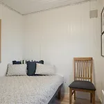 Дом отдыха Cozy In With Wifi